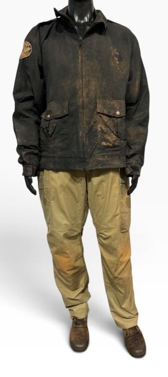 Arnold Schwarzenegger John Breacher Wharton costume from Sabotage (2014), Hanlin lot 308